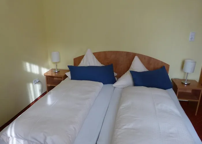 Holzhauer Hotel 3*